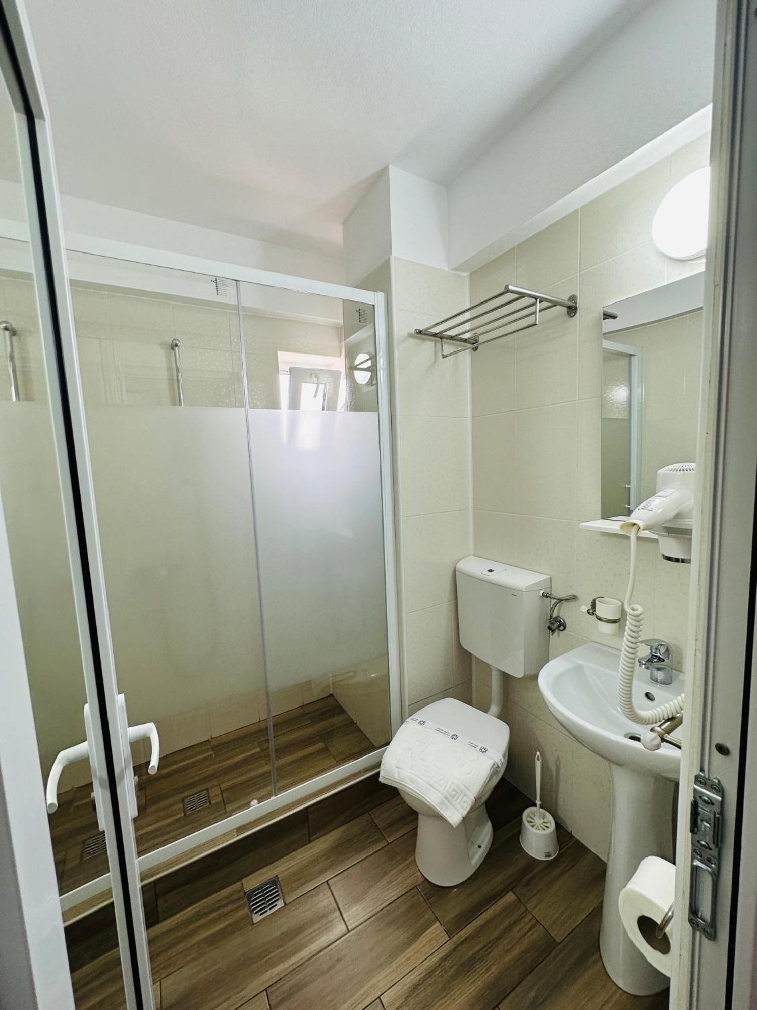 מלון Casa Barina קוסטינסטי מראה חיצוני תמונה